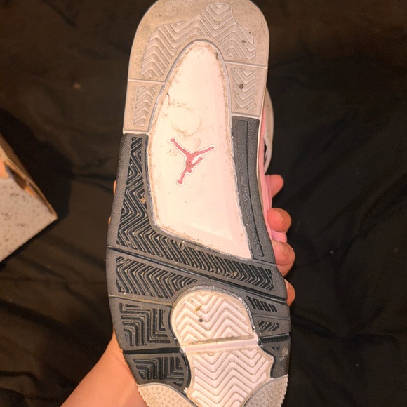 Jordan retro 4’s - Picture 5 of 8